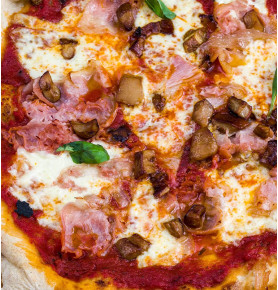 Pizza Prosciutto & Funghi